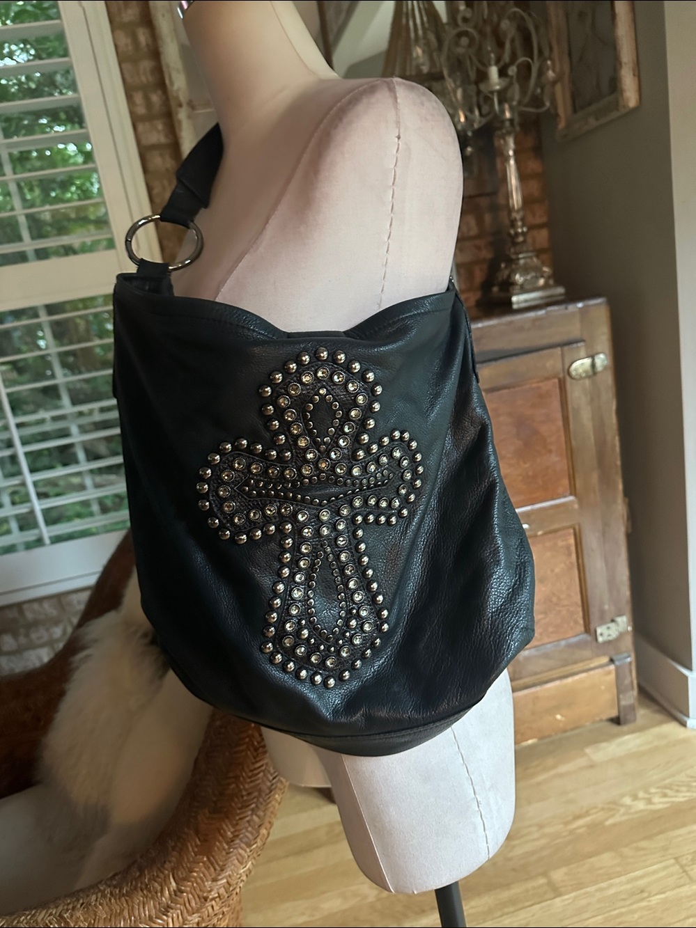 LEATHEROCK BLACK LEATHER SHOULDER BAG WITH EMBELLISHED CROSS THE DESIGN